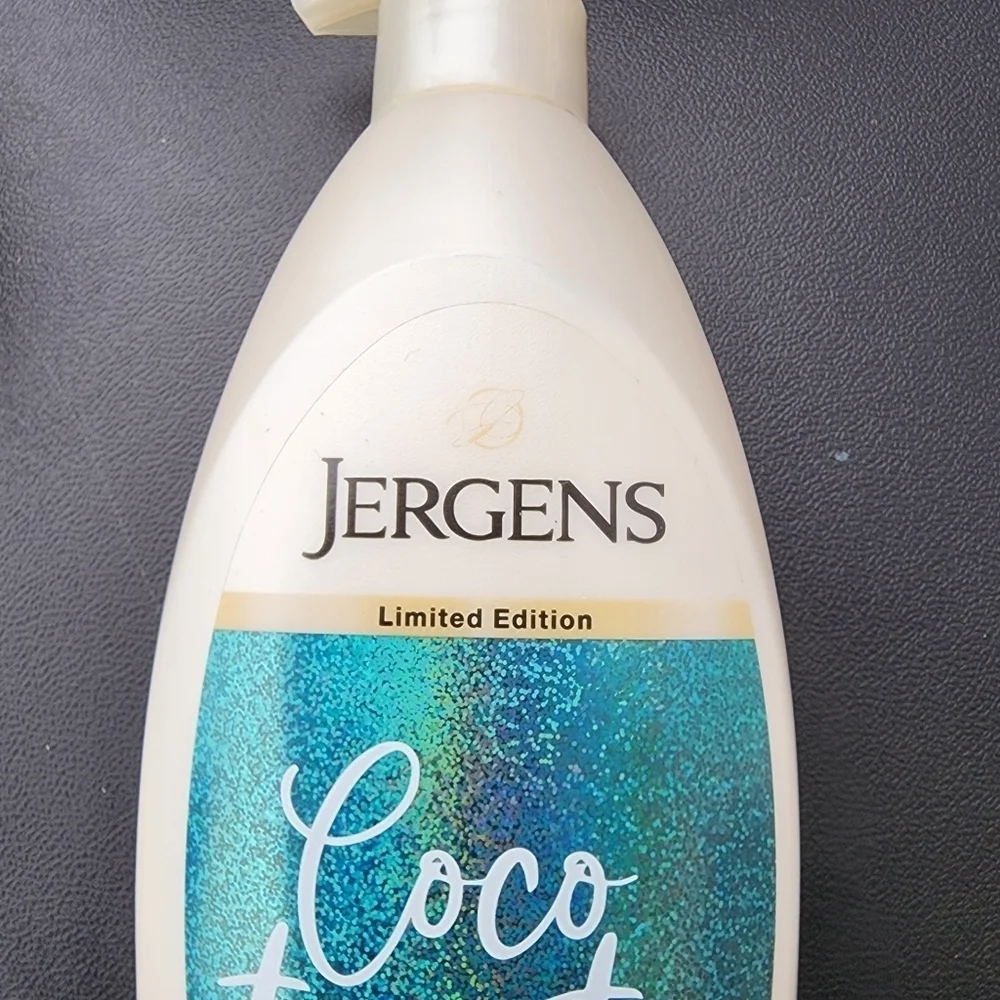 Jergens Moisturizer Coco Toasty Hydrating Coconut 24 hr Moisturizer 16.8 oz New